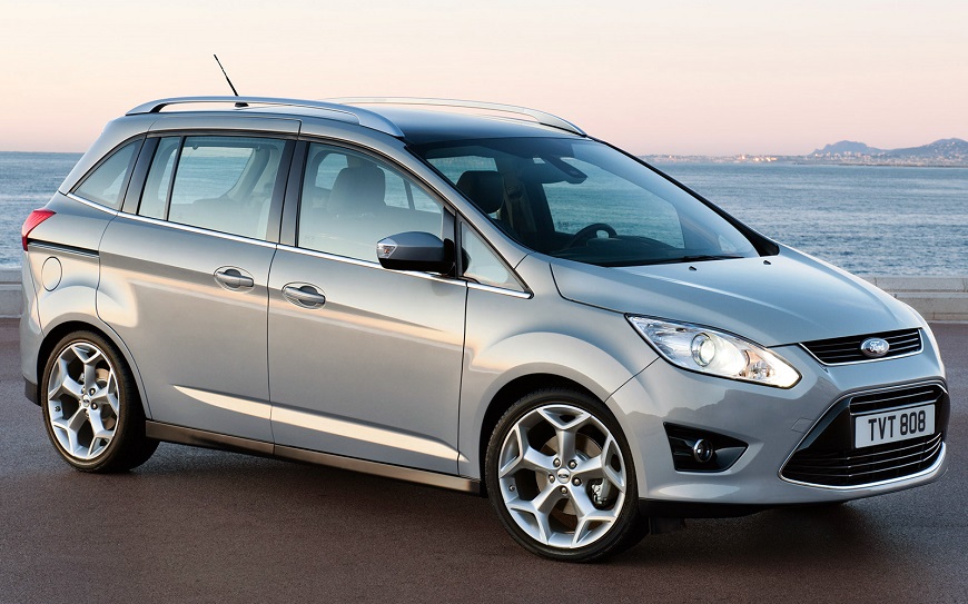 ТОП-40 лучших машин для путешествий и дальних поездок на 2026 год