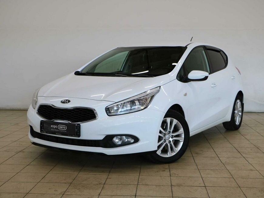 ТОП-30 лучших машин до 300 000 рублей на 2026 год