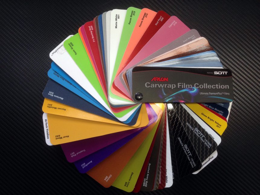 Автомобильная пленка в 2026 (стоит ли клеить, плюсы и минусы)