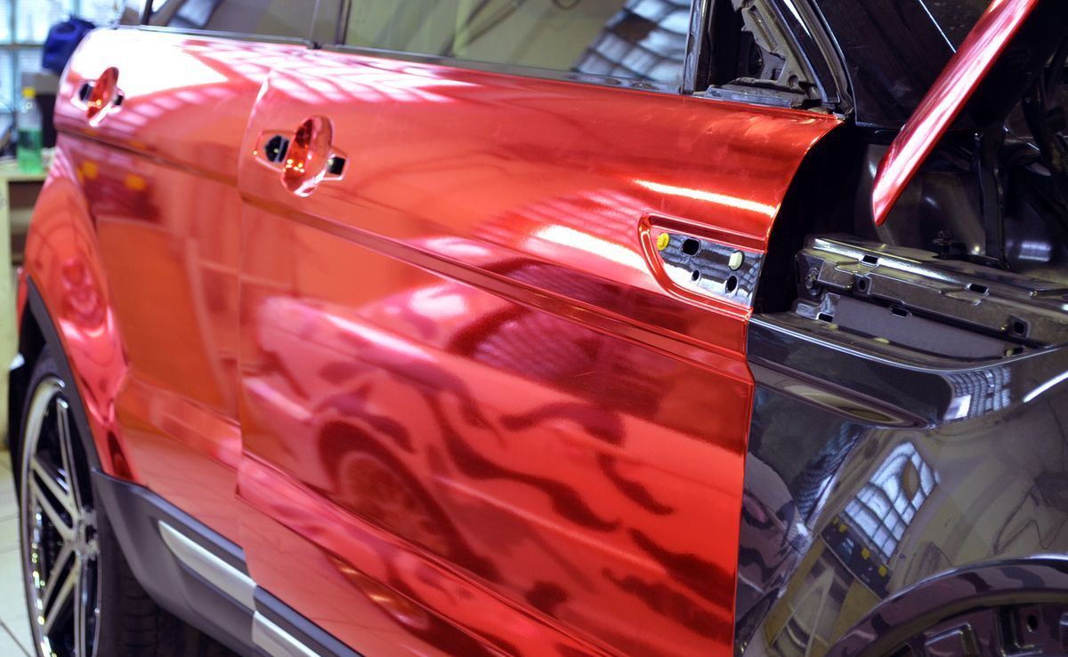 Автомобильная пленка в 2026 (стоит ли клеить, плюсы и минусы)