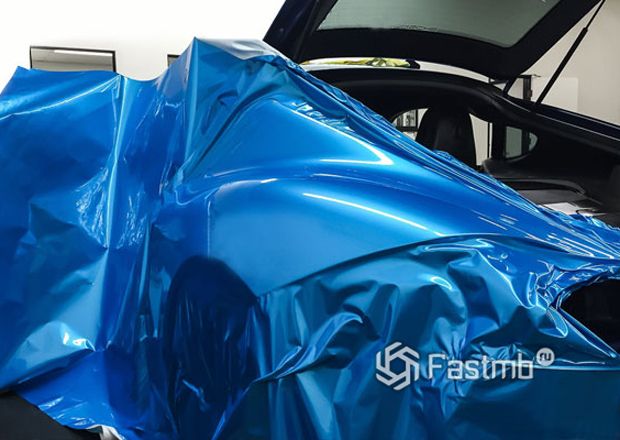 Автомобильная пленка в 2026 (стоит ли клеить, плюсы и минусы)