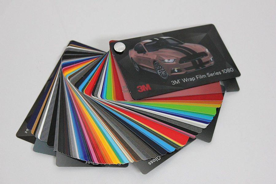 Автомобильная пленка в 2026 (стоит ли клеить, плюсы и минусы)