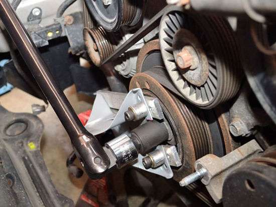 Как легко и просто открутить шкив коленвала (пошаговая инструкция)