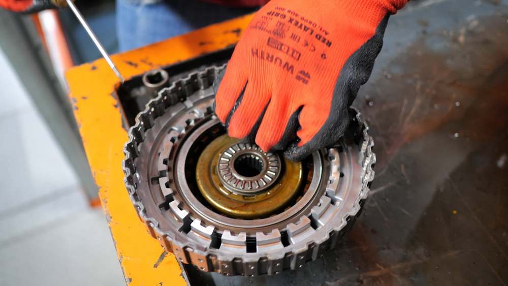 Механическая и автоматическая коробки передач (+ обслуживание и ремонт АКПП)