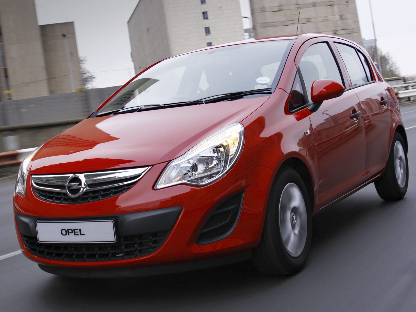 ТОП-22 машин за 600 000 рублей в 2026 году