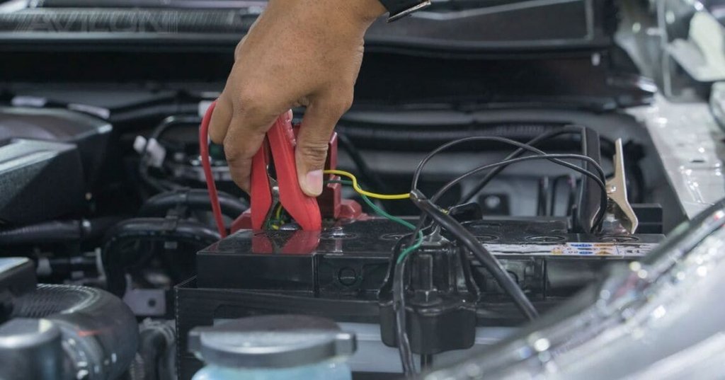 ТОП-30 Лучших зарядных устройств для автомобильного акб в 2026 году (+ производители)