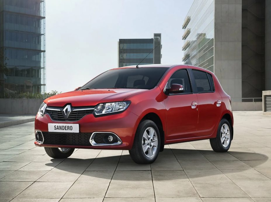 ТОП-39 лучших машин для девушки новичка в 2026 году