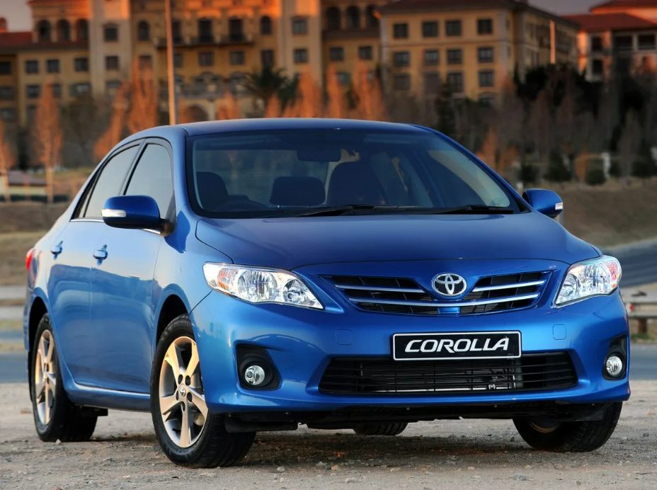 ТОП-39 лучших машин для девушки новичка в 2026 году