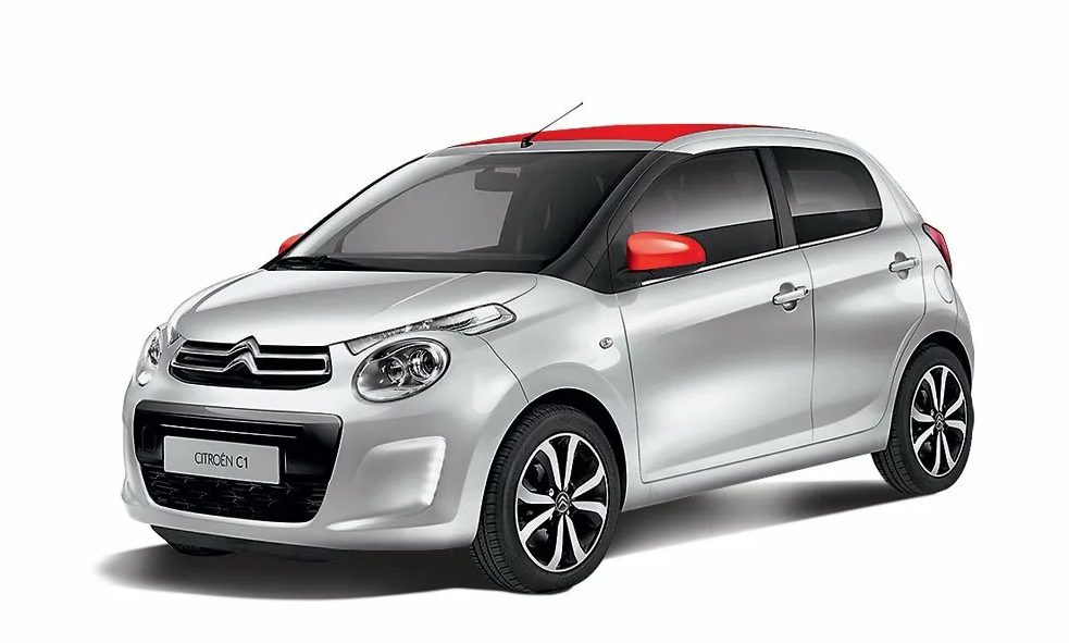 ТОП-39 лучших машин для девушки новичка в 2026 году