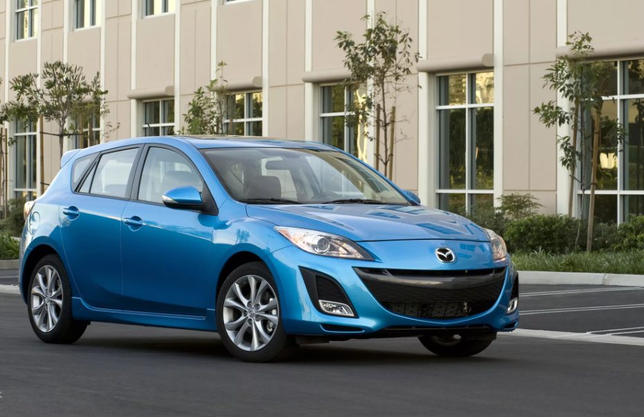 ТОП-39 лучших машин для девушки новичка в 2026 году