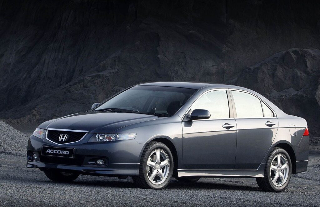 ТОП-22 машин за 700 000 рублей в 2026 году