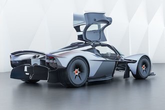 ТОП-25 самых быстрых машин в 2026 году (рекорды скорости)