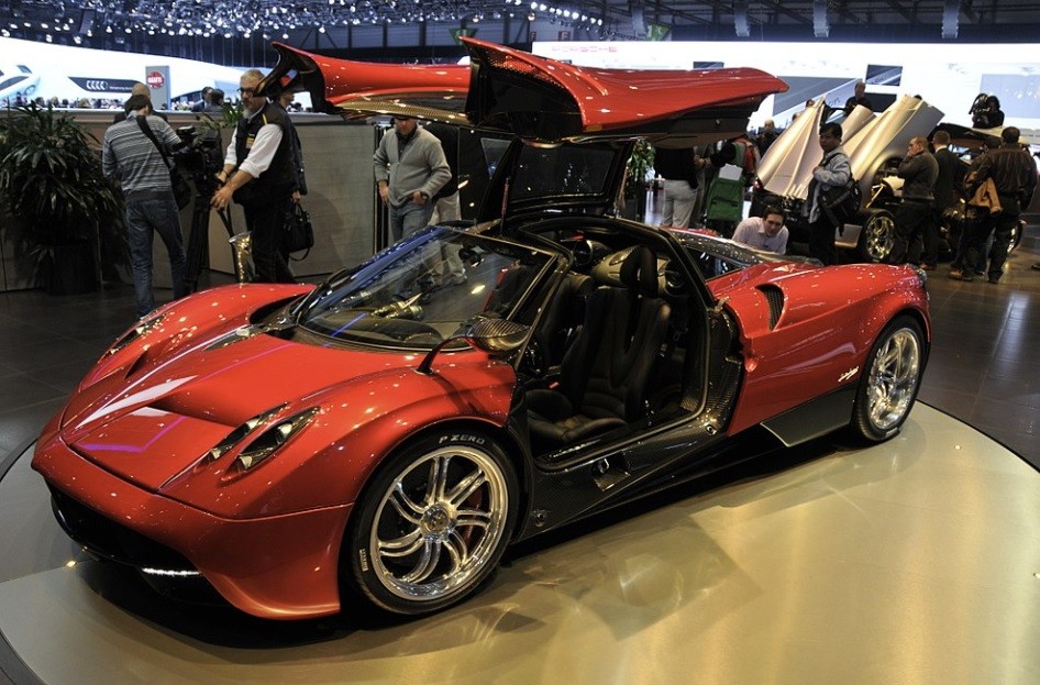 ТОП-25 самых быстрых машин в 2026 году (рекорды скорости)