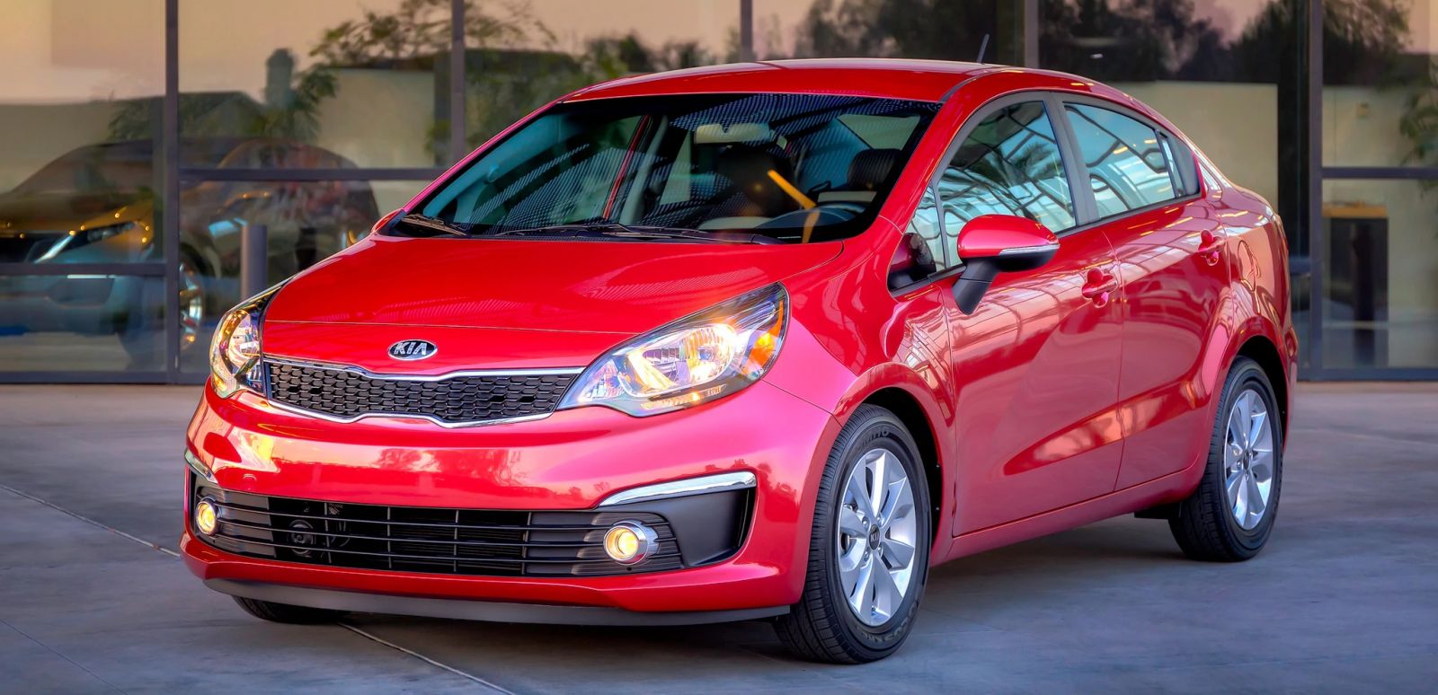 ТОП 30 новых дешевых автомобилей на 2026 год (+ критерии выбора бюджетного авто)