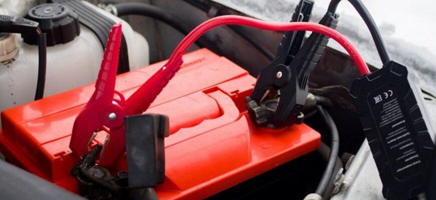 ТОП-33 пуско-зарядных устройств: рейтинг