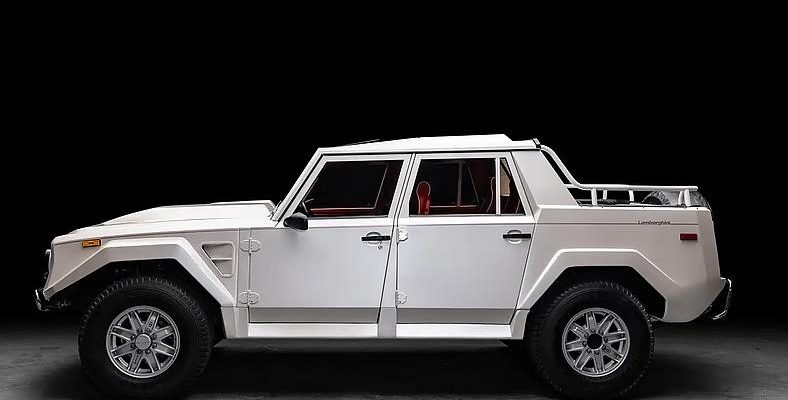 Рост цен на Lamborghini LM002: легендарный внедорожник становится коллекционной редкостью